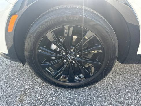 Used 2025 Buick Envista Sport Touring w/ Convenience I Package FWD image 5