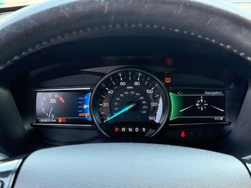 Used 2017 Ford Explorer XLT w/ Equipment Group 202A AWD/4WD image 25