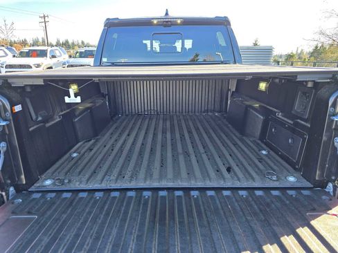 Used 2025 Toyota Tacoma TRD Sport image 17