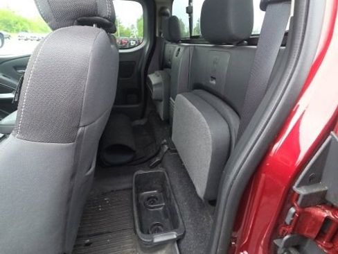 Used 2022 Nissan Frontier SV AWD/4WD image 15