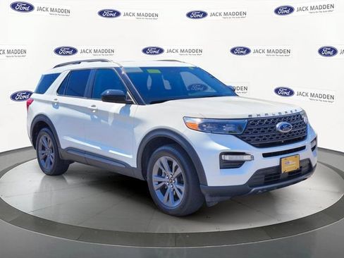 Used 2023 Ford Explorer XLT w/ Equipment Group 202A AWD/4WD image 7