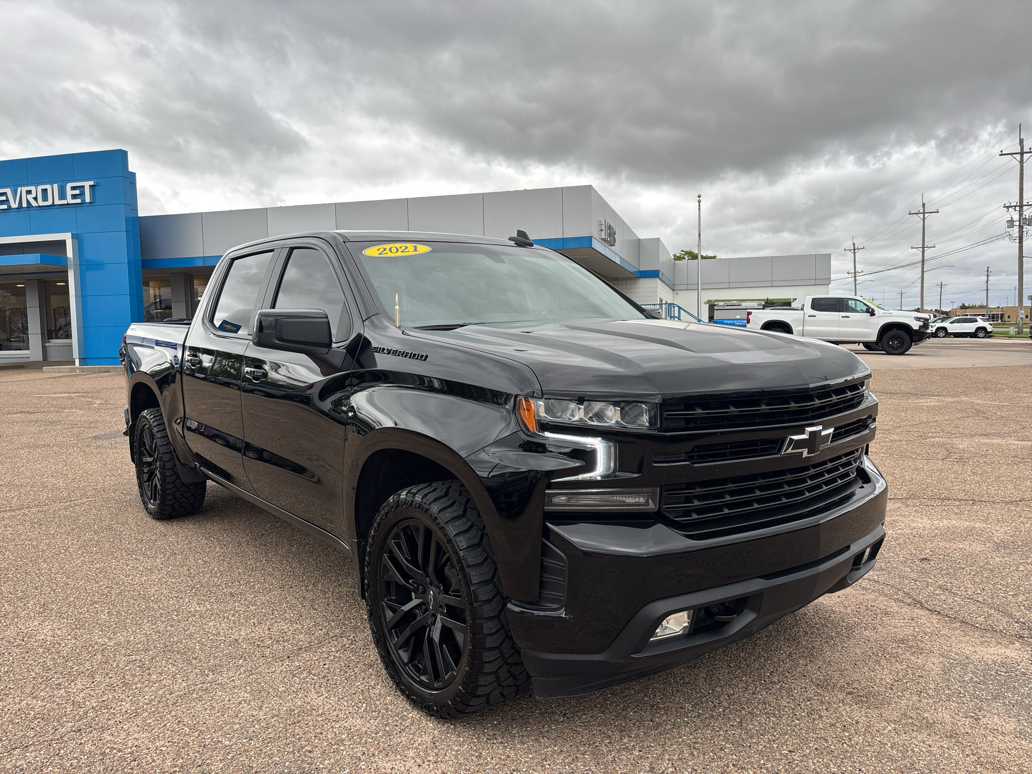 Used 2021 Chevrolet Silverado 1500 RST w/ Rally Edition AWD/4WD image 2