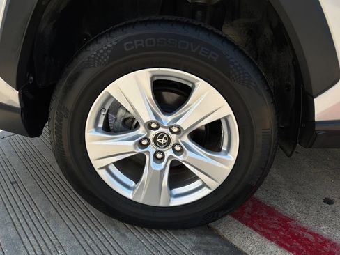 Used 2019 Toyota RAV4 XLE FWD image 9