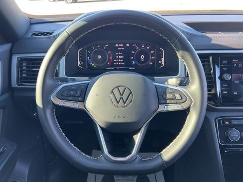 Used 2023 Volkswagen Atlas Cross Sport SE w/ Panoramic Sunroof Package image 16