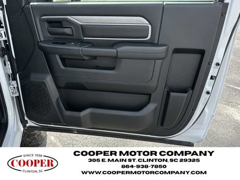 Used 2024 RAM 3500 Tradesman w/ Chrome Appearance Group image 12