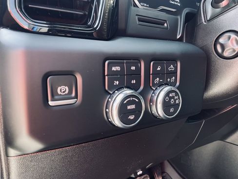 Used 2023 GMC Sierra 1500 AT4 w/ AT4 Premium Package image 10