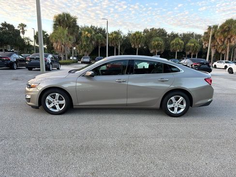 Used 2023 Chevrolet Malibu LT w/ Driver Confidence Package FWD image 2