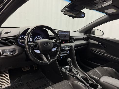 Used 2022 Hyundai Veloster N image 5