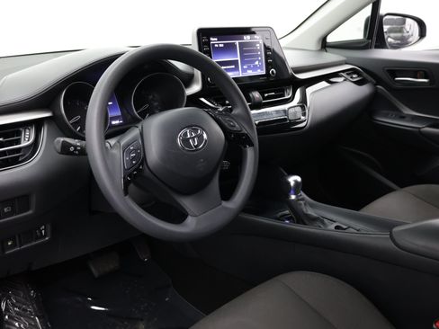 Used 2021 Toyota C-HR LE FWD image 11