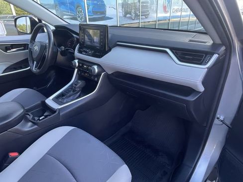 Used 2021 Toyota RAV4 XLE w/ Convenience Package AWD/4WD image 29