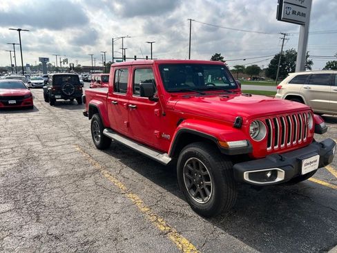 Used 2021 Jeep Gladiator Overland w/ Popular Equipment Package AWD/4WD image 3