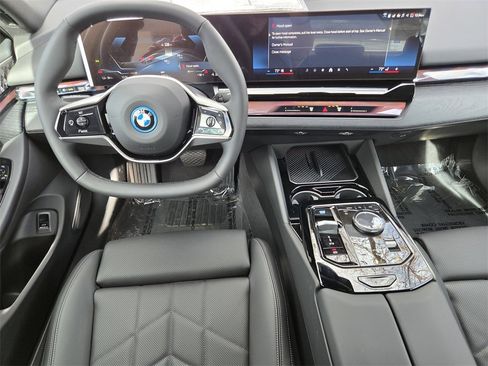 New 2026 BMW i5 eDrive40 image 29