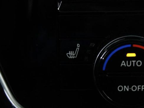Certified 2025 Nissan Rogue Platinum FWD image 30