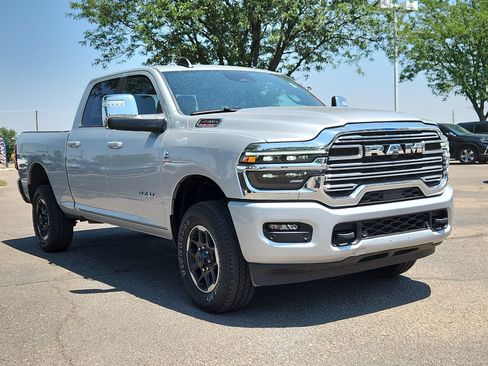 Used 2026 RAM 2500 Laramie AWD/4WD image 7