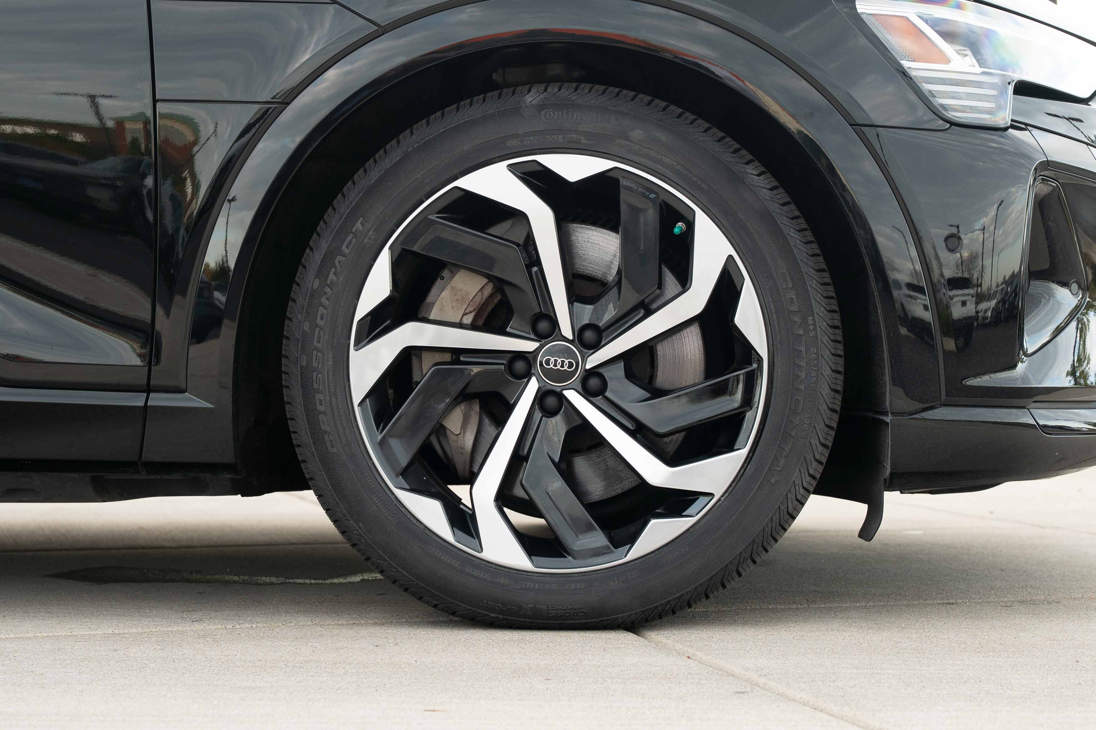 Certified 2024 Audi Q8 e-tron Premium Plus AWD/4WD image 30