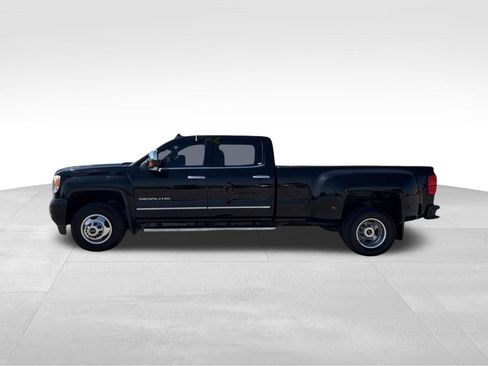 Used 2015 GMC Sierra 3500 Denali w/ Duramax Plus Package AWD/4WD image 4