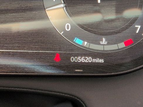 Certified 2025 Land Rover Range Rover Long Wheelbase SE image 14