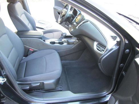 Used 2023 Chevrolet Malibu LT image 21