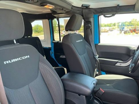 Used 2018 Jeep Wrangler Unlimited Rubicon w/ Cold Weather Group AWD/4WD image 27