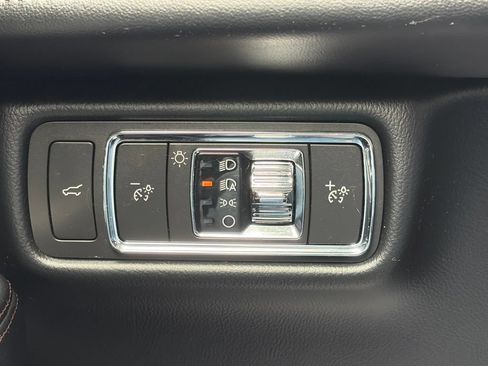 Used 2022 Lincoln Aviator Reserve w/ Equipment Group 201A AWD/4WD image 11