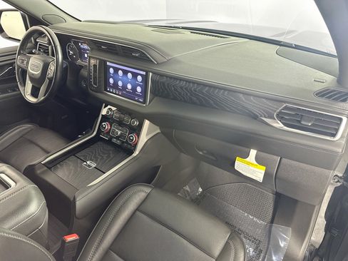 Used 2021 GMC Yukon XL Denali w/ Denali Premium Package RWD image 33
