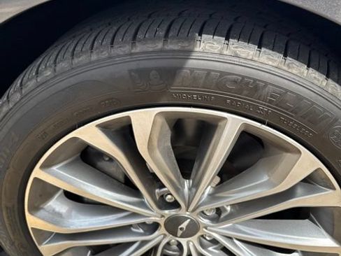 Used 2017 Genesis G80 3.8 RWD image 13