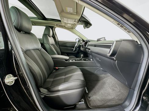 Used 2025 MAZDA CX-50 AWD 2.5 S w/ Premium Package image 31