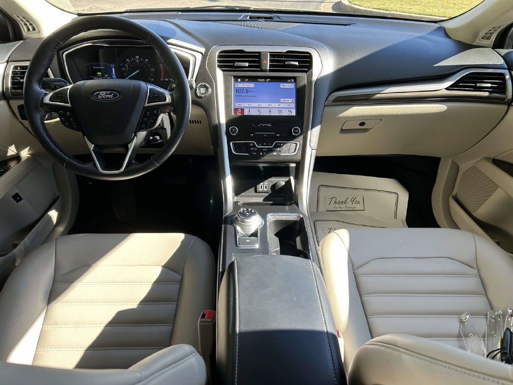 Used 2019 Ford Fusion SEL FWD image 10