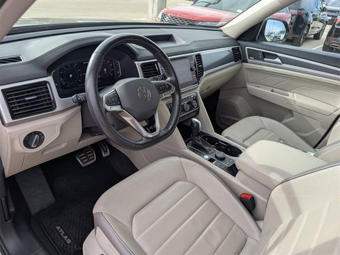 Used 2022 Volkswagen Atlas SEL Premium image 14