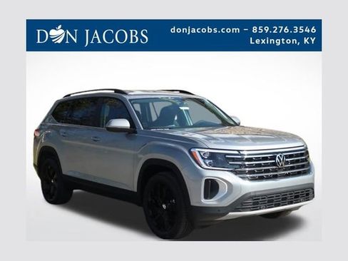 New 2026 Volkswagen Atlas SE image 1