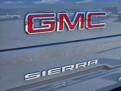Used 2024 GMC Sierra 1500 AT4X AWD/4WD image 9