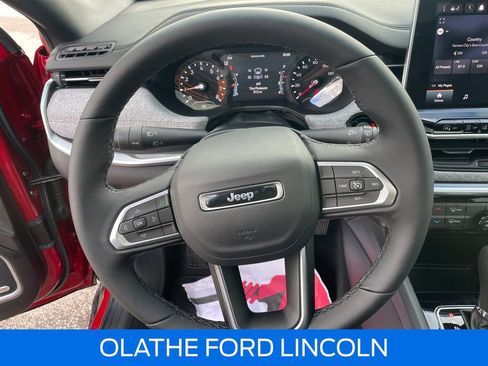 Used 2024 Jeep Compass Latitude w/ Sun and Sound Group image 23