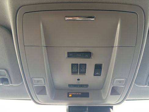 Used 2015 GMC Sierra 1500 SLT w/ SLT Crew Cab Value Package image 34