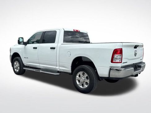 Used 2024 RAM 2500 Big Horn AWD/4WD image 3