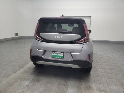 Used 2023 Kia Soul LX image 7