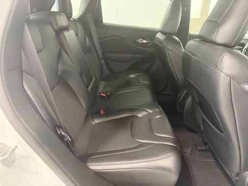 Used 2021 Jeep Cherokee Latitude Plus AWD/4WD image 22