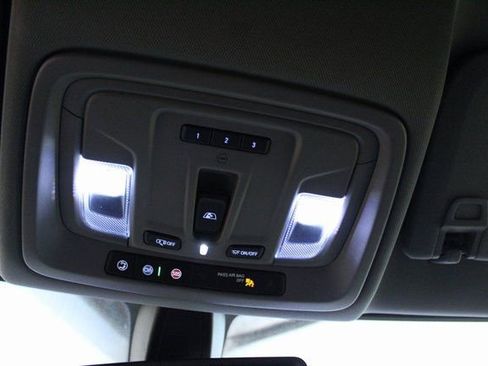 Used 2020 GMC Sierra 1500 Elevation w/ Elevation Value Package image 18