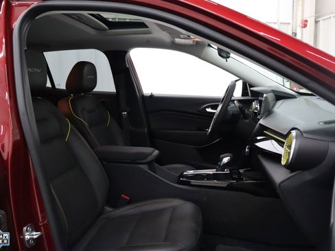 Used 2024 Chevrolet Trax ACTIV w/ Sunroof Package image 30