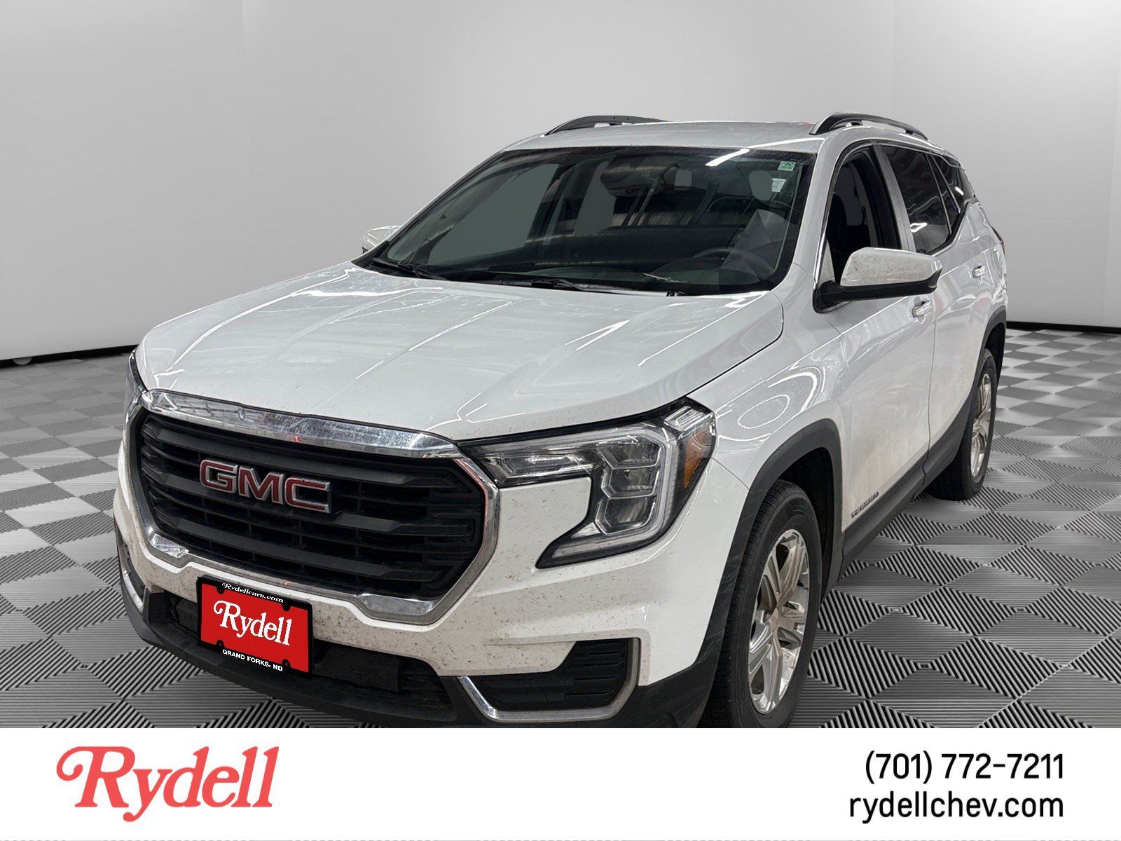 Used 2022 GMC Terrain SLE w/ Driver Convenience Package AWD/4WD image 1