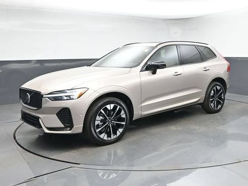 New 2026 Volvo XC60 B5 Plus w/ Protection Package Premier AWD/4WD image 4