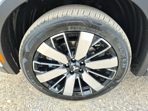 New 2026 Mitsubishi Outlander SE image 9