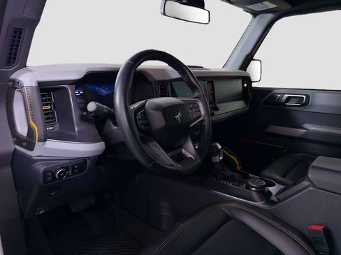 Used 2023 Ford Bronco Badlands image 10