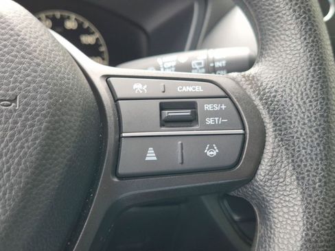 Used 2025 Honda HR-V LX image 17