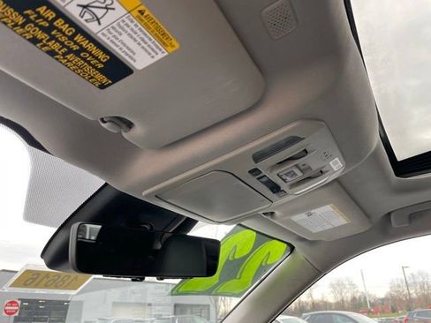 Used 2022 Toyota Highlander Bronze Edition image 22