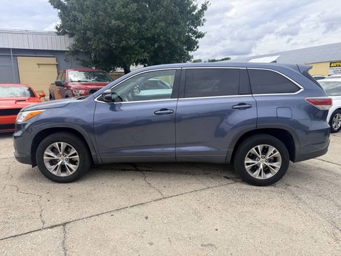Used 2014 Toyota Highlander Plus FWD image 8