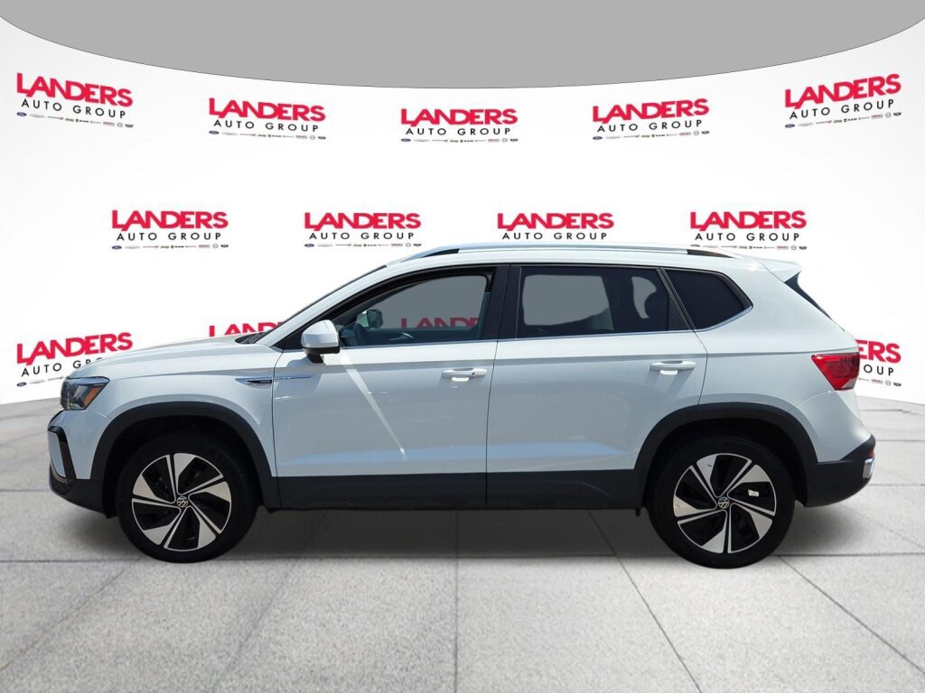 Used 2024 Volkswagen Taos SE AWD/4WD image 6