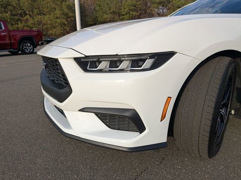 Certified 2024 Ford Mustang Coupe image 4