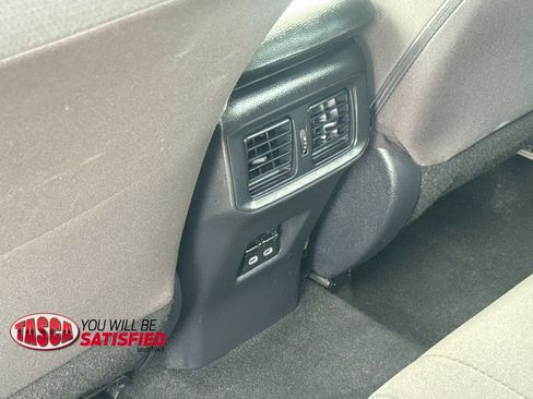 Used 2025 Toyota RAV4 XLE AWD/4WD image 37