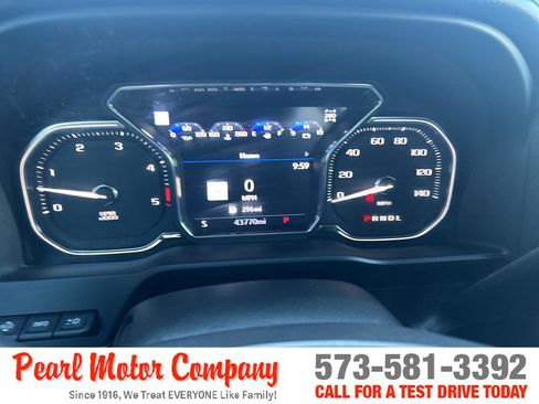 Used 2022 GMC Sierra 2500 AT4 w/ AT4 Premium Plus Package image 13