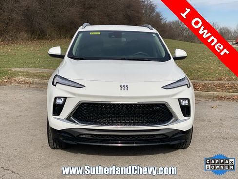 Used 2024 Buick Encore GX Sport Touring image 2